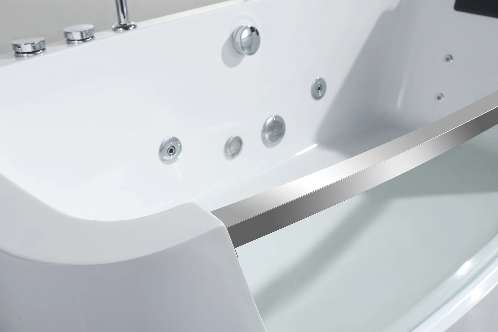 AquaMirth Hydro Bathtub - Image 8